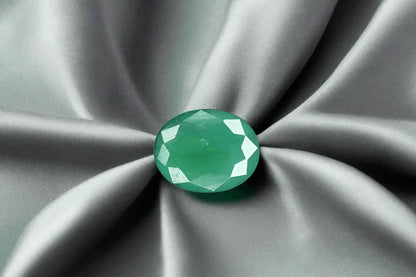 Natural Sakota Panna (Emerald) Gemstone Medium Green 8.25 to 11.25 Carats Certified Original Emerald Stone for Mercury Strength, Intelligence & Business Success