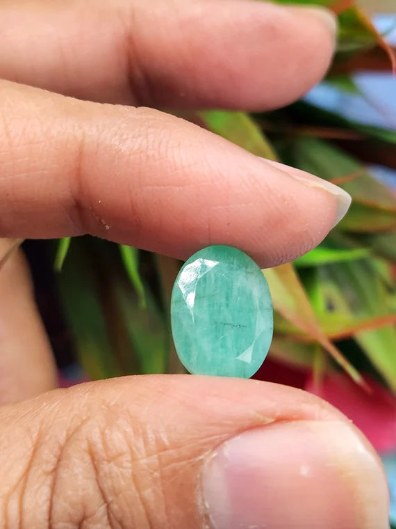 Natural Sakota Panna (Emerald) Gemstone Medium Green 4.25 to 6.25 Carats Certified Original Emerald Stone for Mercury Strength, Intelligence & Business Success